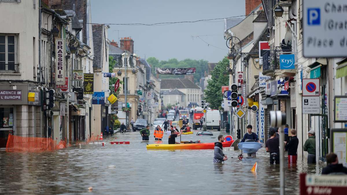 Evacuation centre-ville Nemours inondé